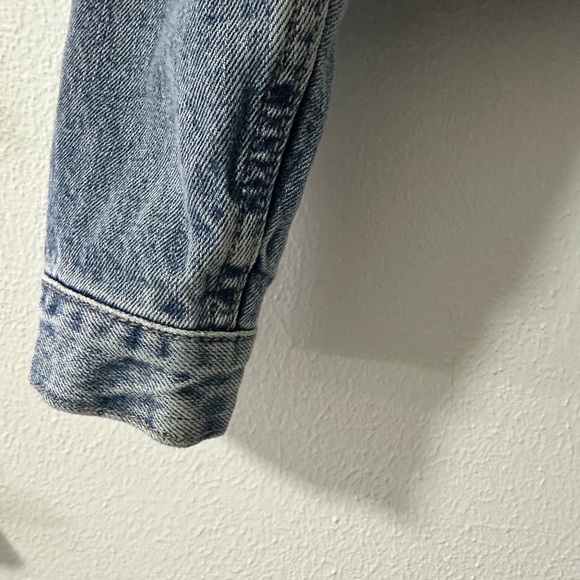 American Eagle Blue Floral Lined Cropped Denim Jacket - Picture 6 of 8